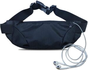 Running fanny pack in black the perfect catch all when you are out walking or running. Big enough for your iPhone pro plus.