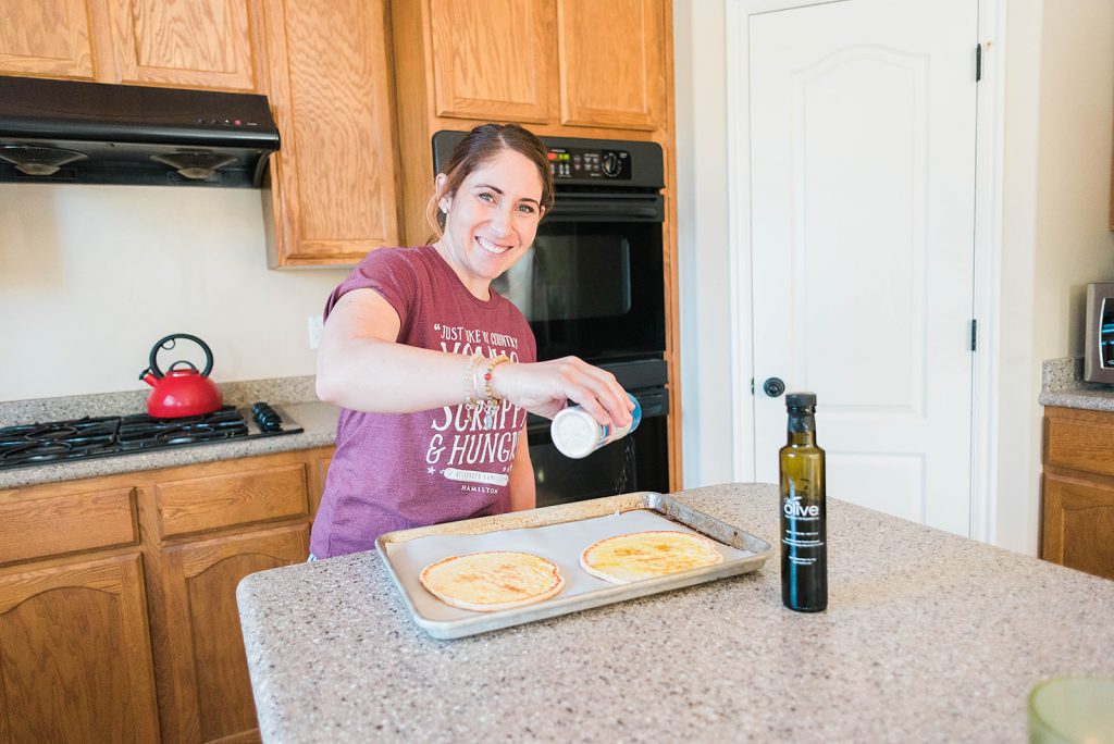 With all your favorite savory Greek flavors this quick and easy greek style pita pizza will not disappoint! It is the perfect throw together dinner! 