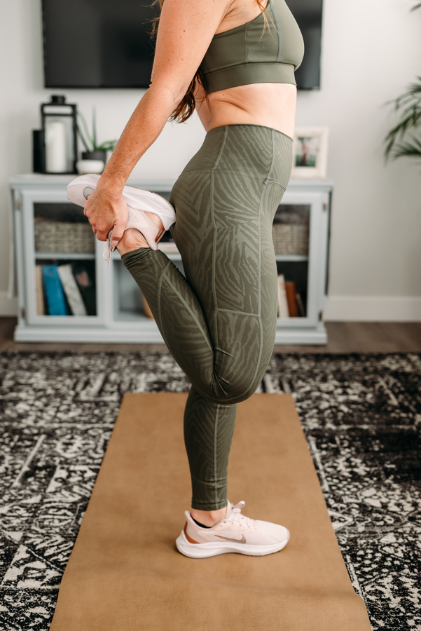 A toe tuck is a fantastic dynamic stretch!